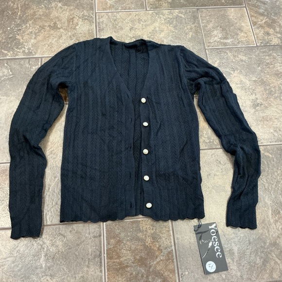 💎2/$18💎 Ladies Black Cardigan Sweater - Picture 1 of 3